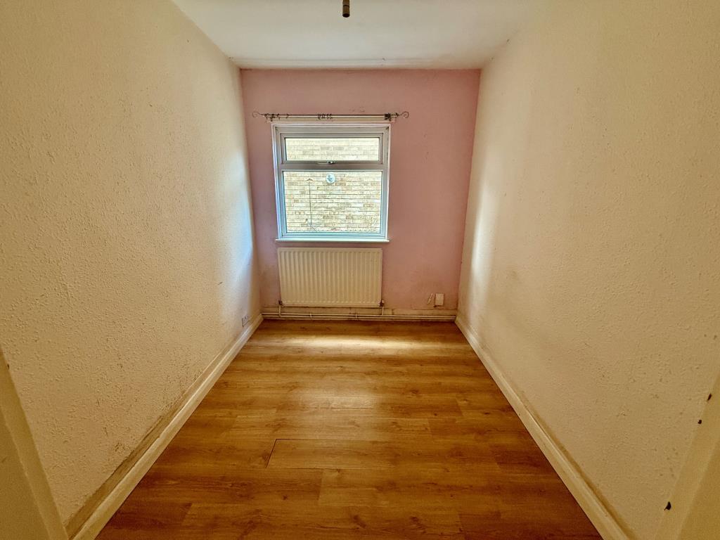 Lot: 44 - DETACHED THREE-BEDROOM BUNGALOW WITH POTENTIAL - Bedroom three